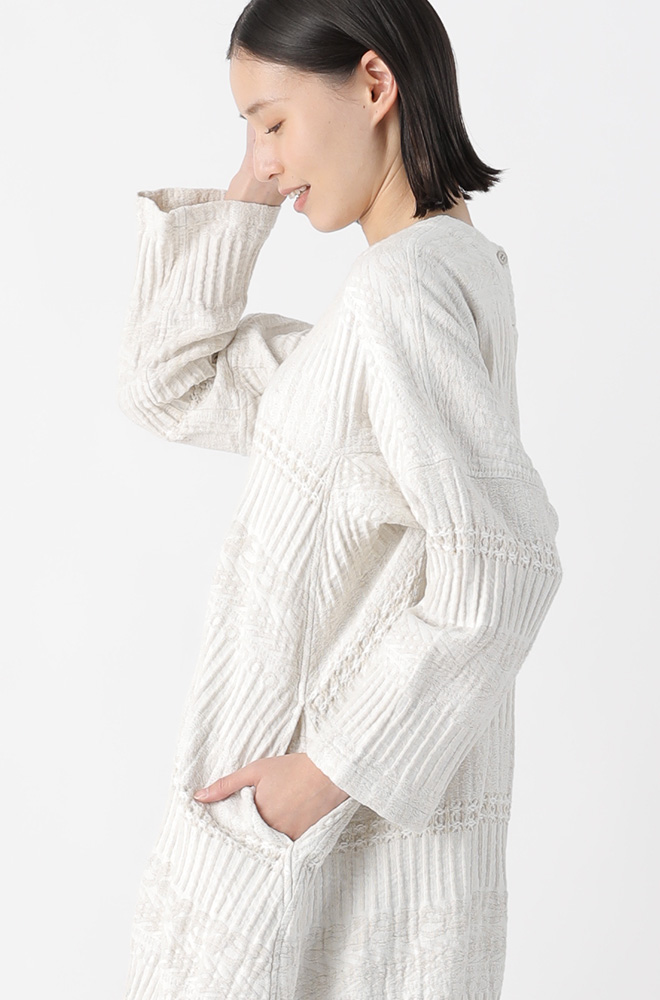 写真:BIZENガンジーWAVE / ワンピース (off white)/女性モデル着用イメージ