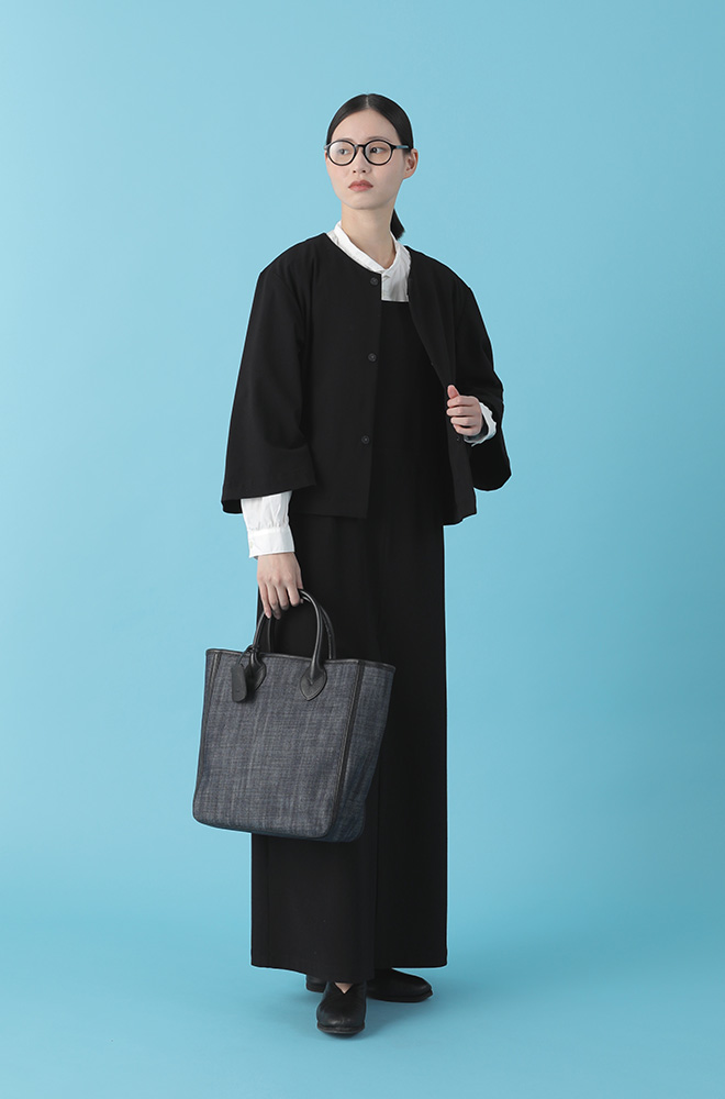 女性モデル着用イメージ