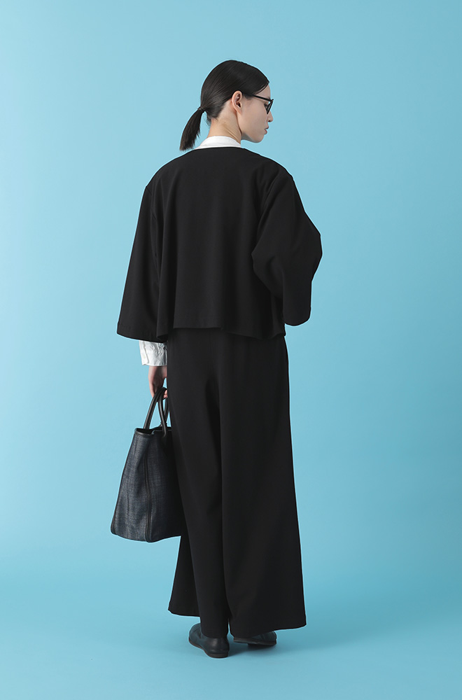 女性モデル着用イメージ