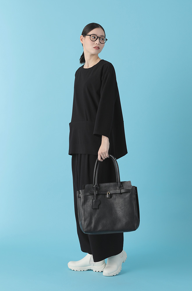 女性モデル着用イメージ