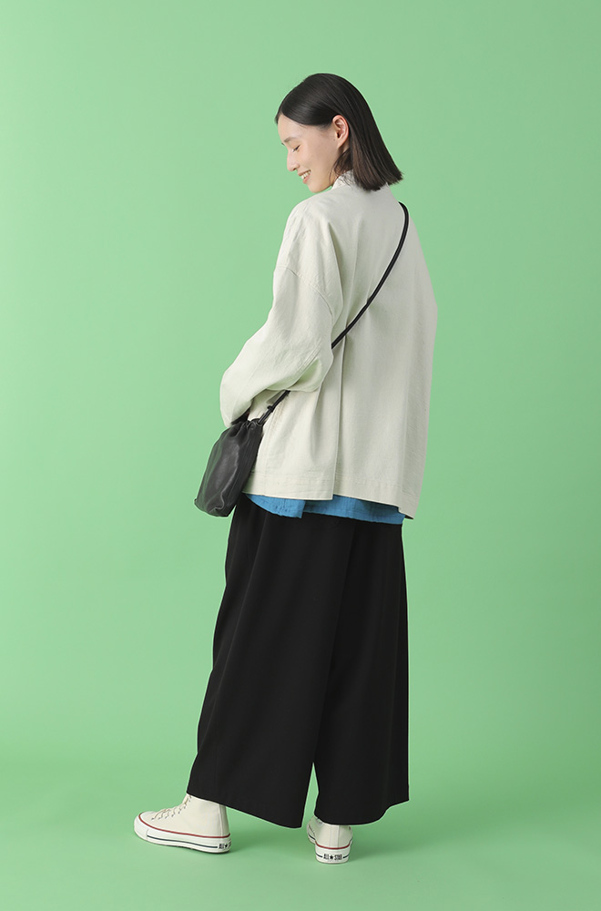 女性モデル着用イメージ